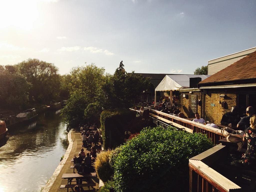 Grand Junction Arms Hotel Лондон Екстериор снимка