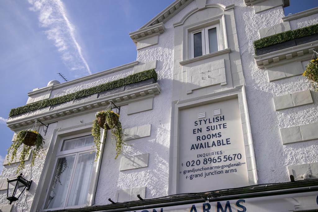 Grand Junction Arms Hotel Лондон Екстериор снимка