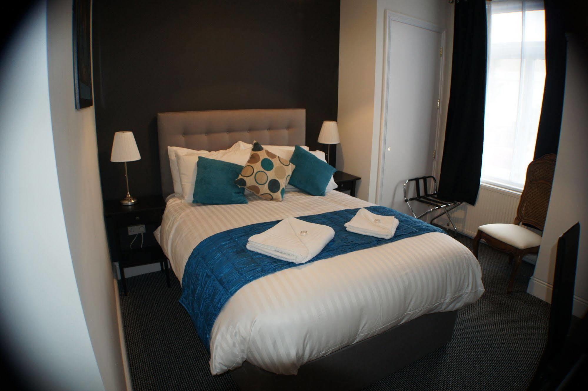 Grand Junction Arms Hotel Лондон Екстериор снимка
