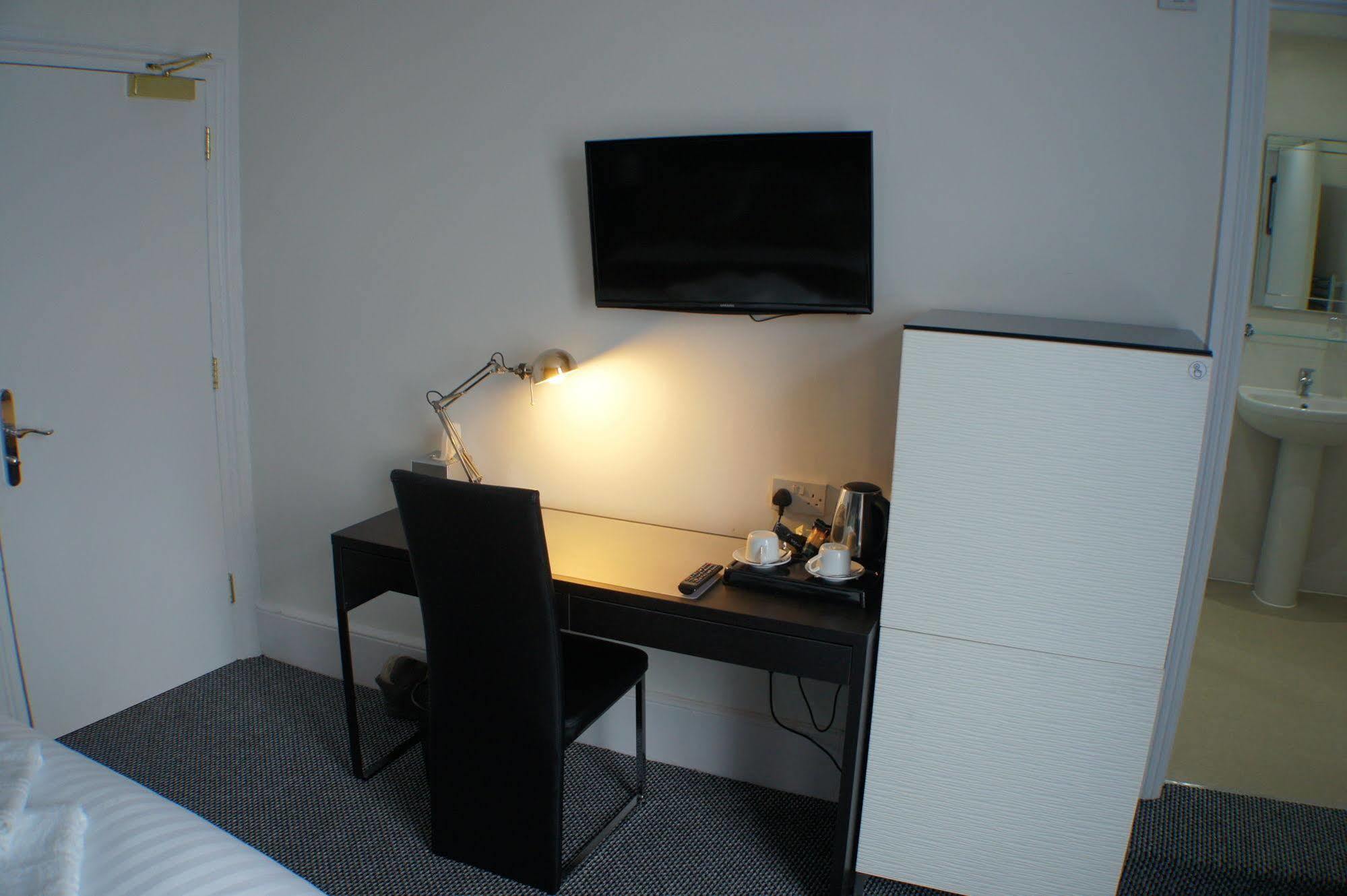Grand Junction Arms Hotel Лондон Екстериор снимка