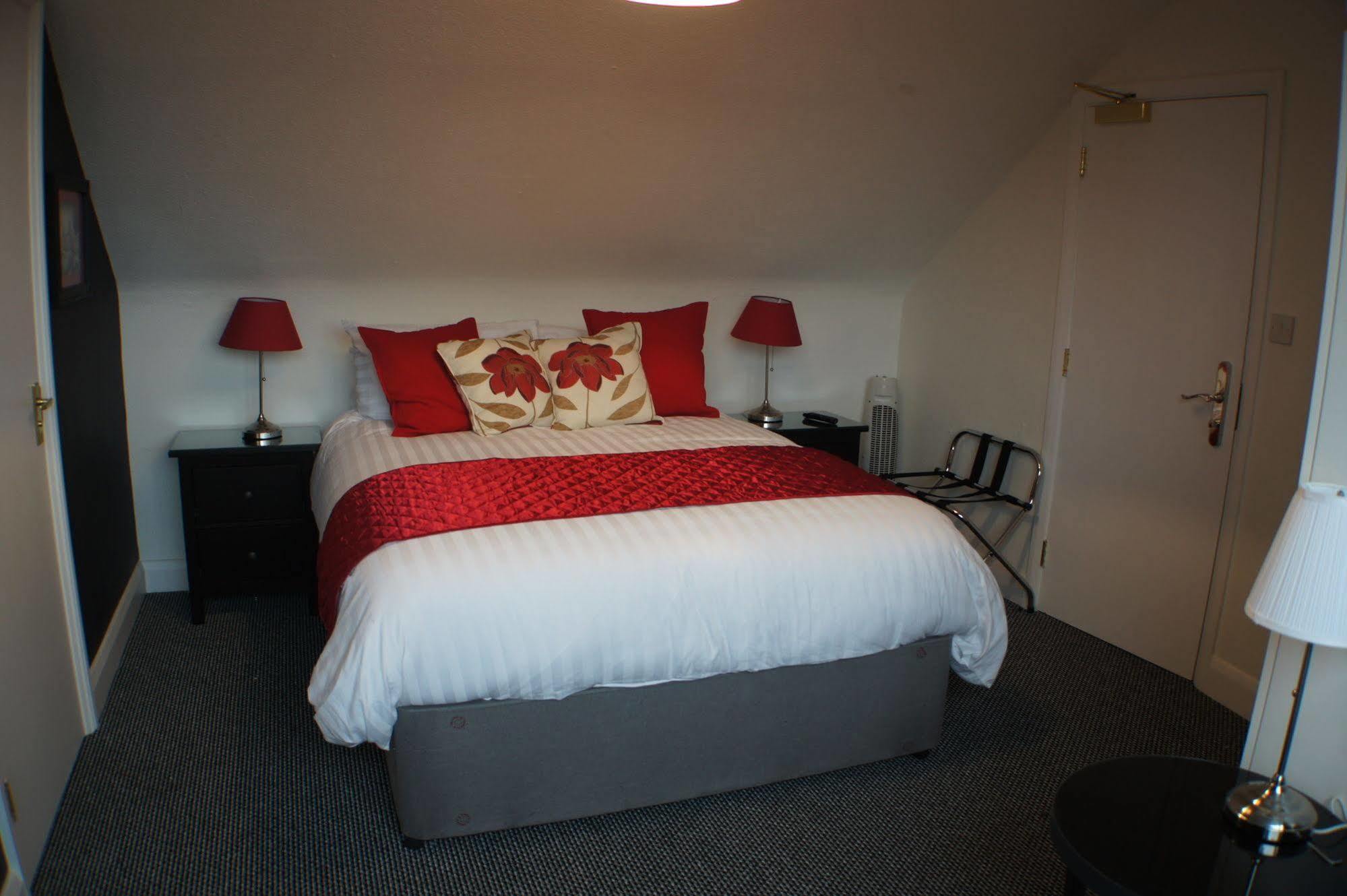 Grand Junction Arms Hotel Лондон Екстериор снимка